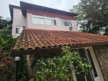 Cond. Grot�o Casa Salas 4qtos suite quintal piscina 2vagas